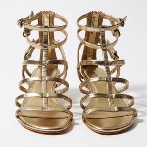 🌟 Gold Strappy Gladiator Sandals - size 6
